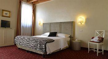 Franciscus Hotel Verona Bagian luar foto